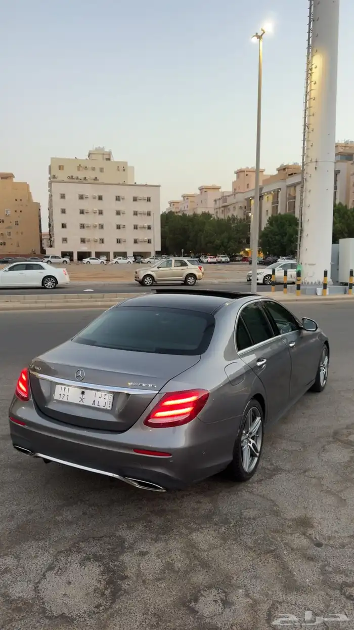 مرسيدس E300 2017 2
