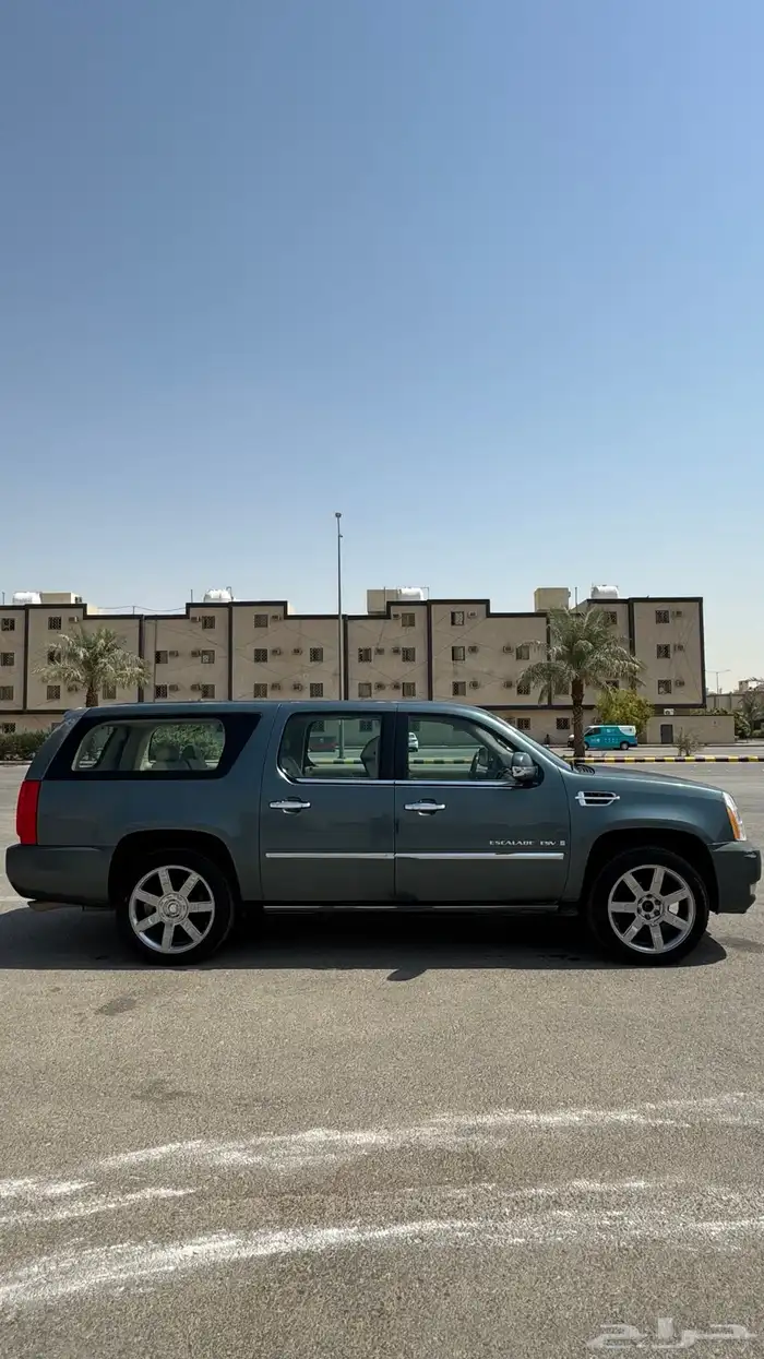 كاديلاك اسكاليد 4