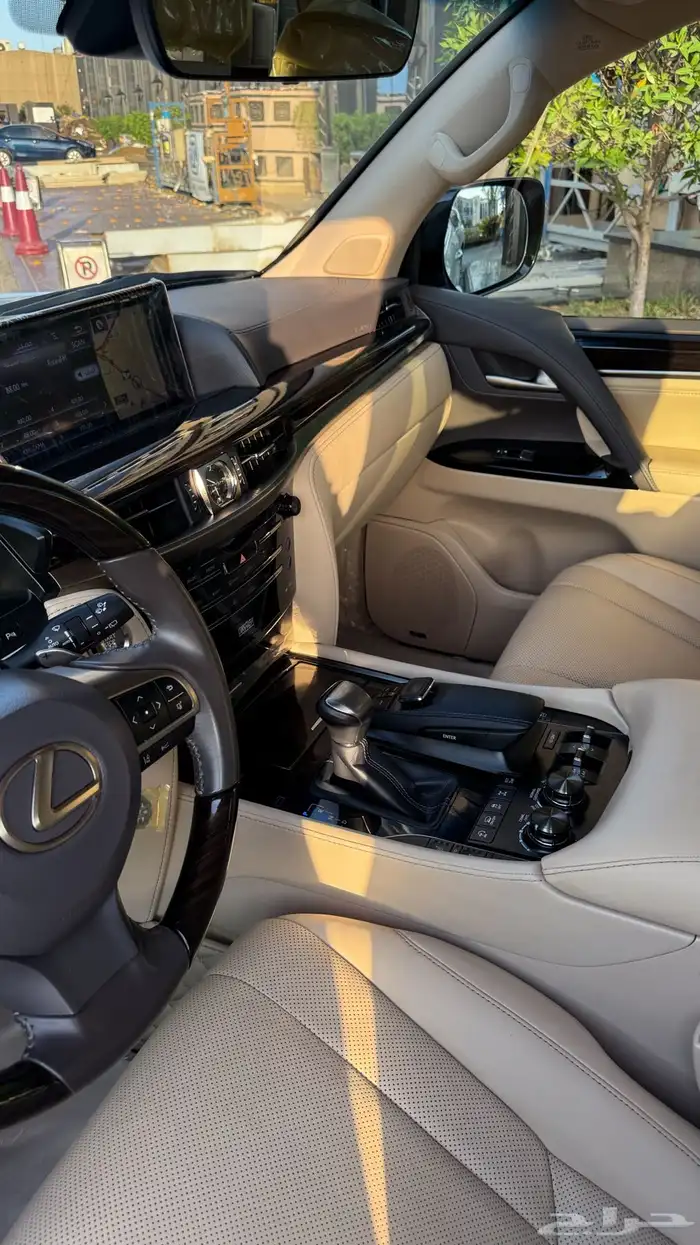 لكزس LX570 سعودي 2021 10