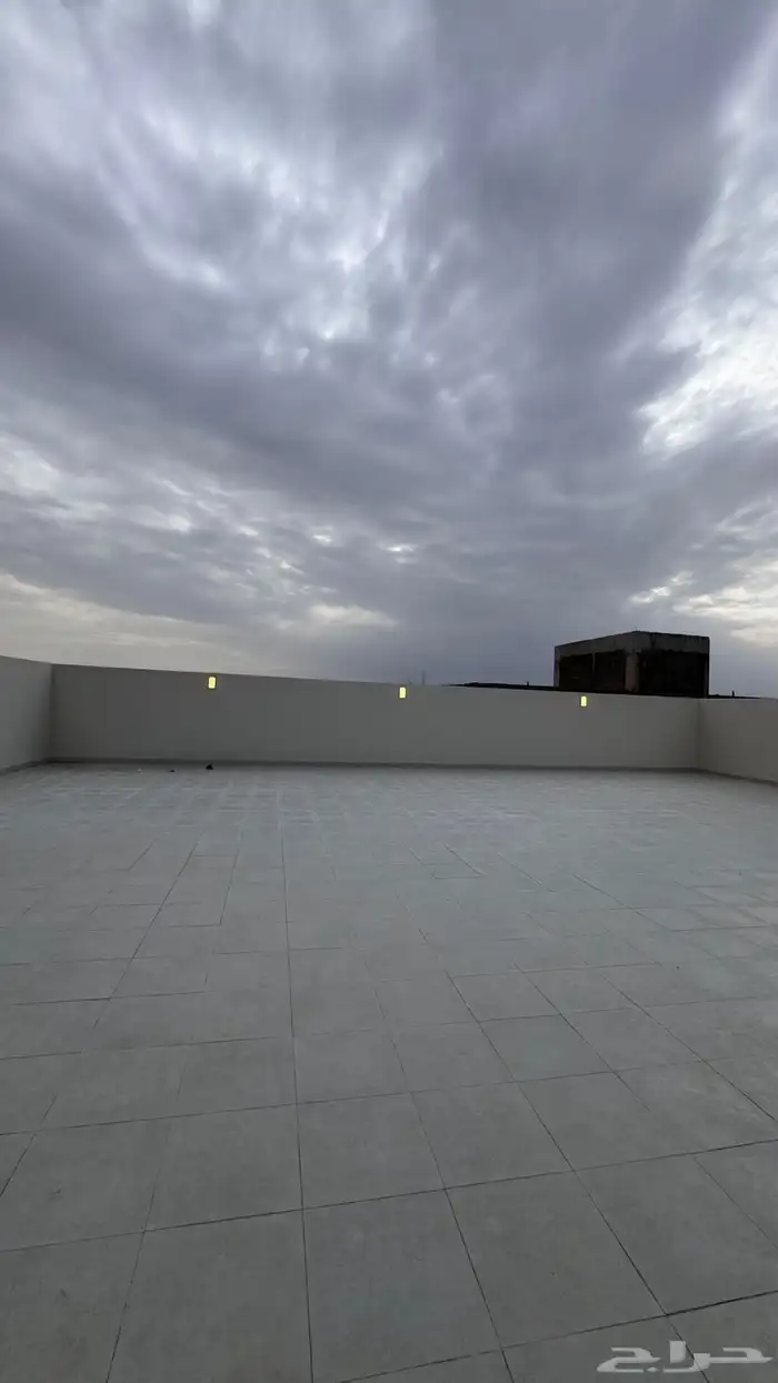 للبيع دور مستقل على ارض كامله حى دره الخميس 22