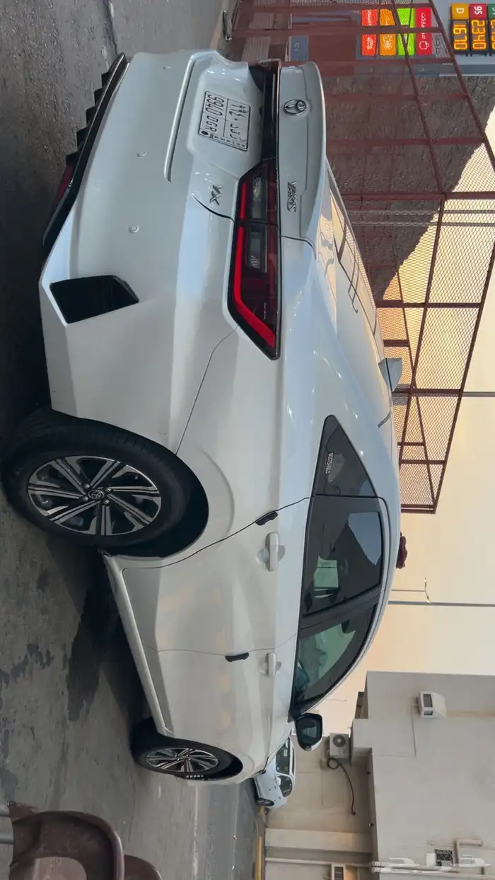 يارس فل كامل YX ابيض لؤلؤي 2023 2