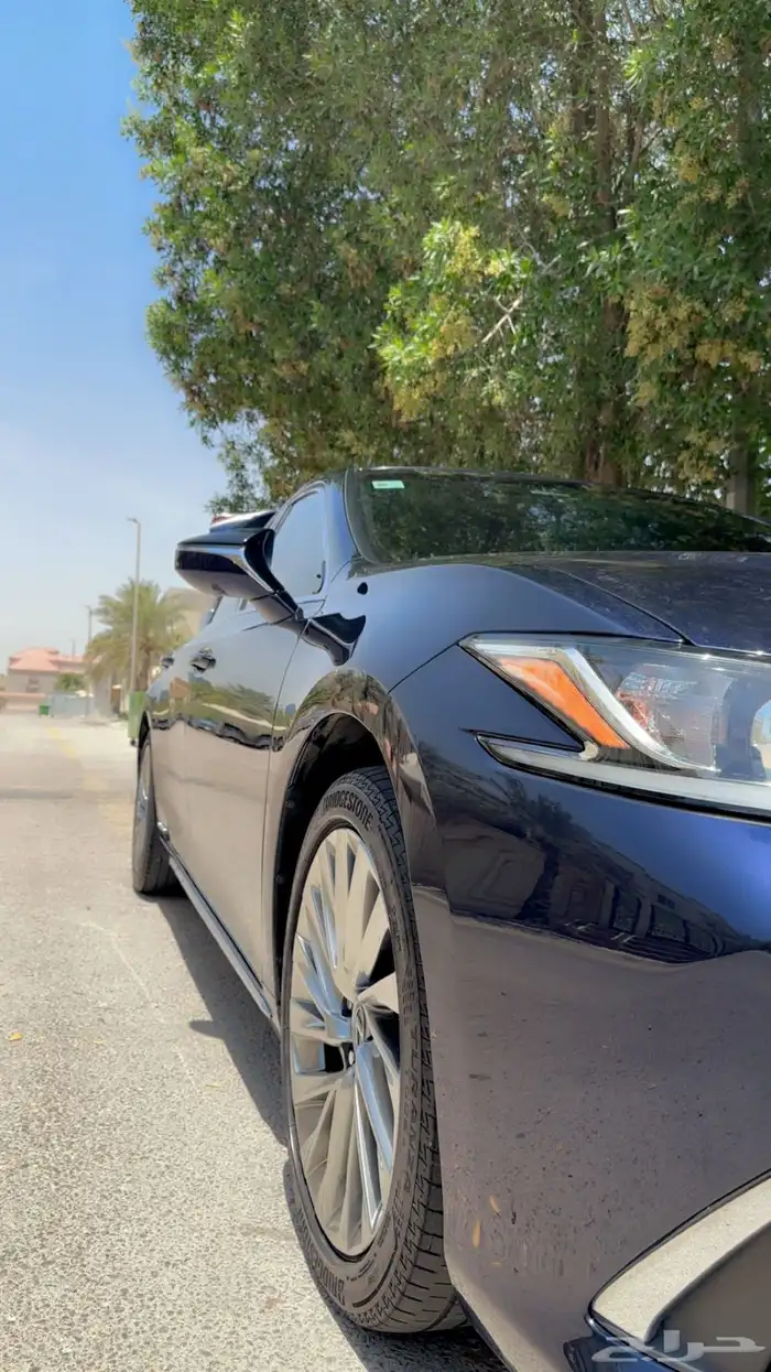 لكزس ES هايبرد 2022 وكالة عبداللطيف جميل ممشى قليل 4