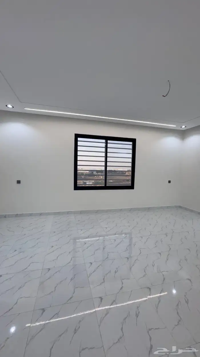 للبيع شقق ارضيه من 550 الف وارواف علوىه من 650 الف بالخميس 22