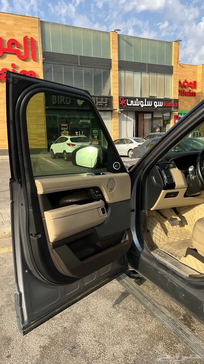 رنج روفر Vogue P400 موديل  2020 13
