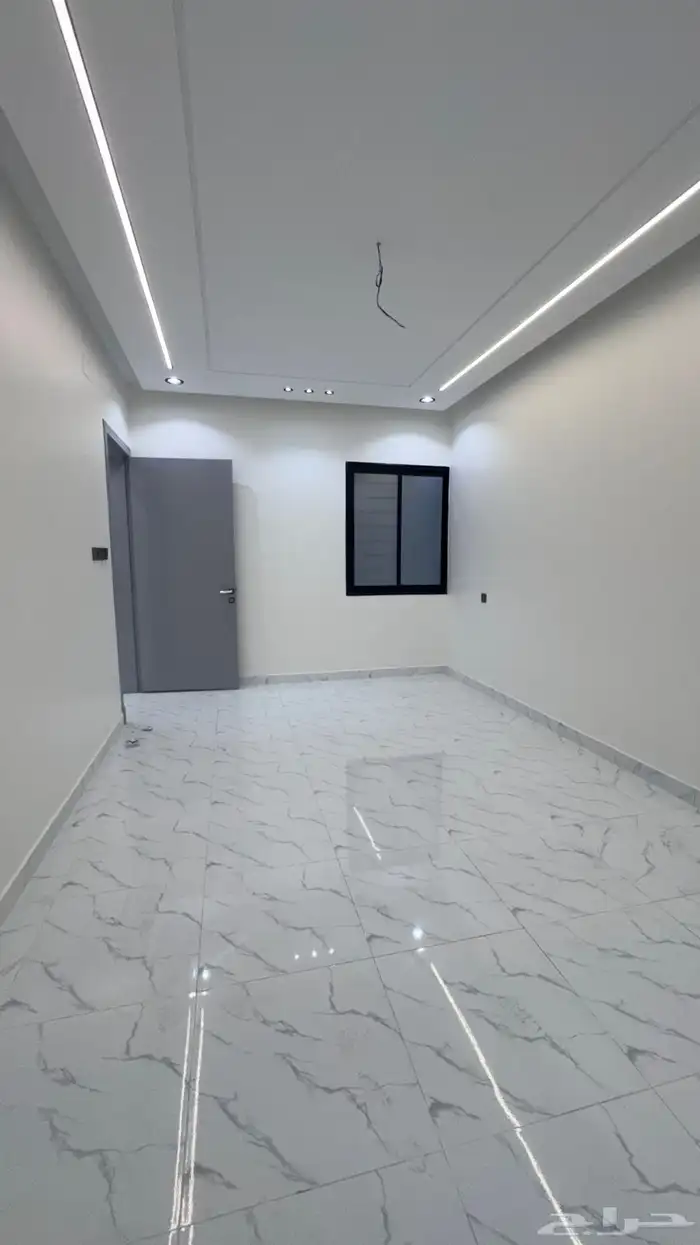للبيع شقق ارضيه من 550 الف وارواف علوىه من 650 الف بالخميس 24