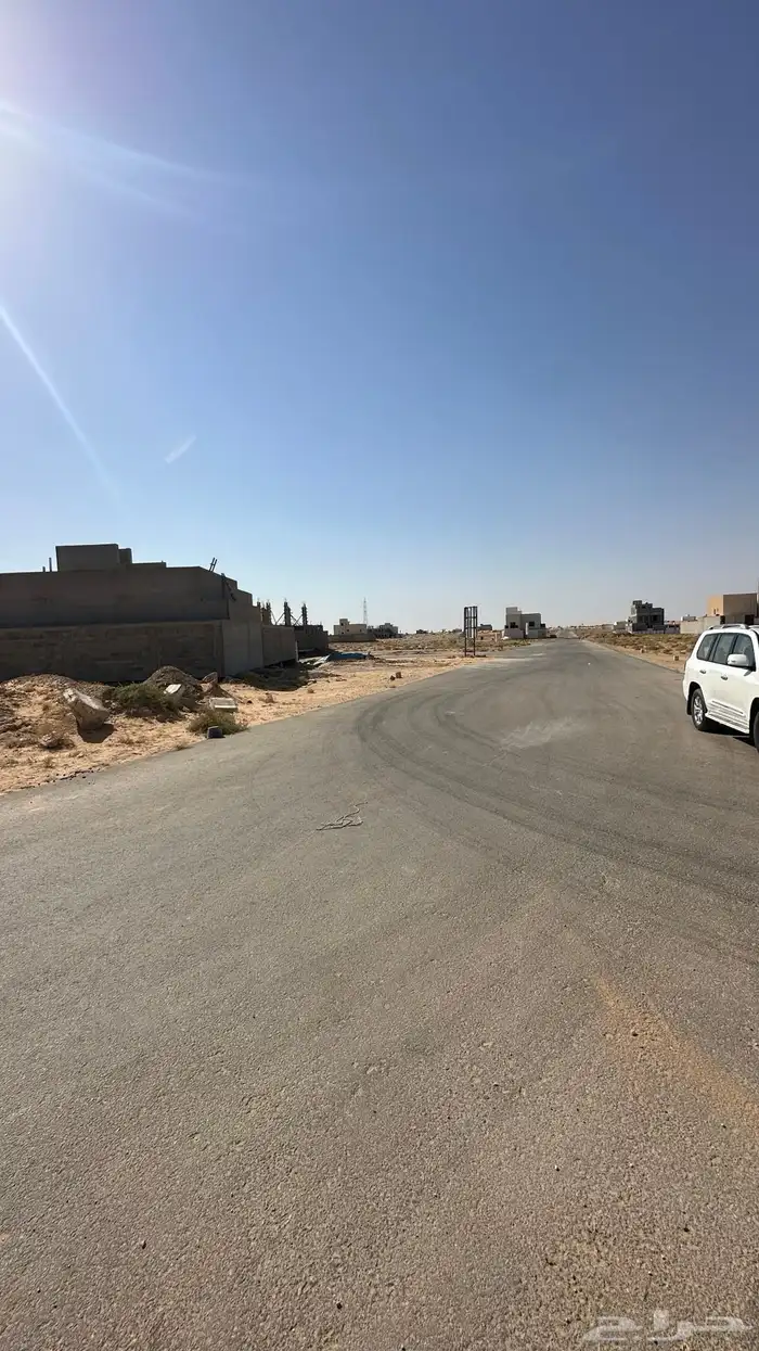 ارض في مخطط حطين على شارعين بمساحة ( 514 متر ) 3