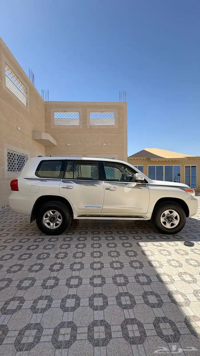 لاندكروزر 2013 سعودي جي اكس ار 8