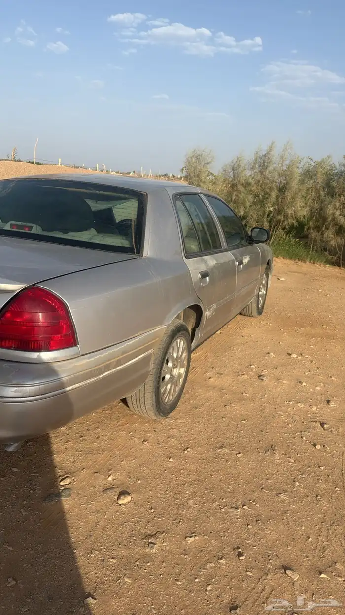 بيع فورد فكتوريا المديل 2004 1