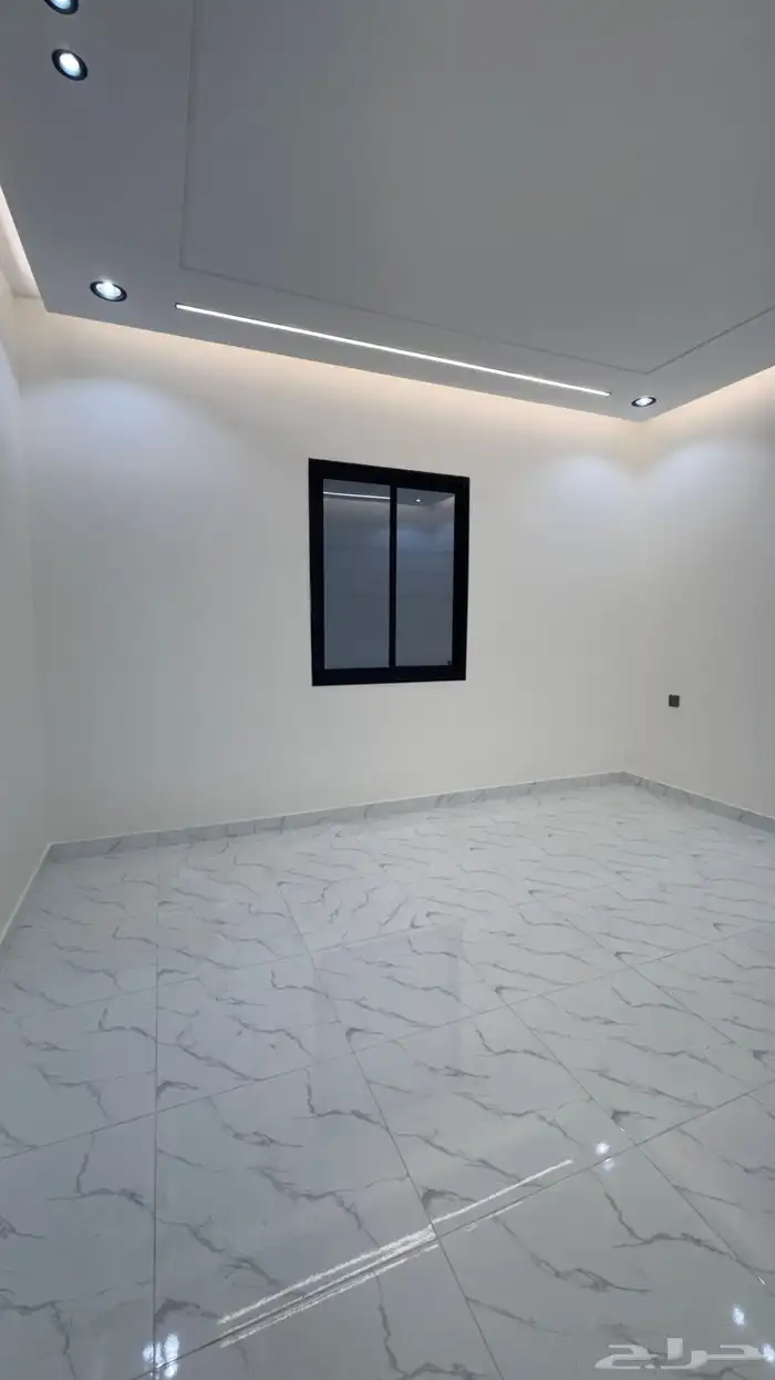 للبيع شقق ارضيه من 550 الف وارواف علوىه من 650 الف بالخميس 33