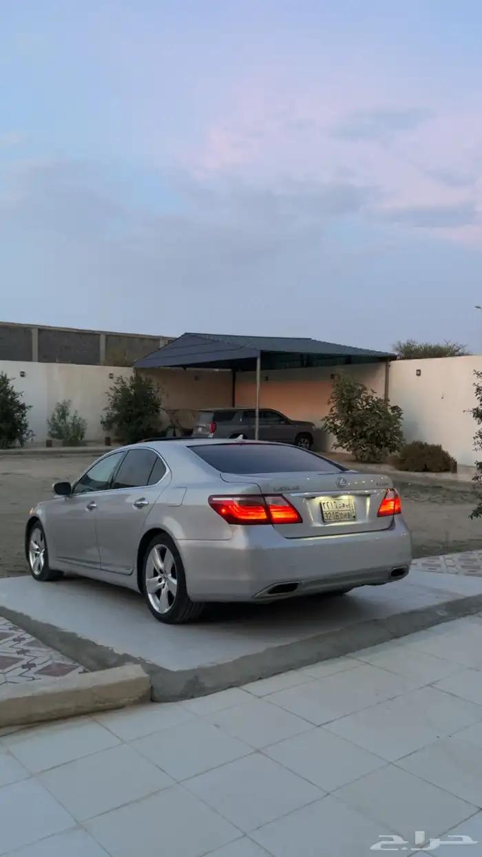 لكزس LS 2010 أمريكي 3