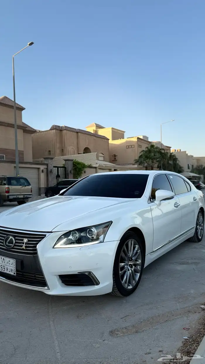 لكزس LS460L (2014) 3