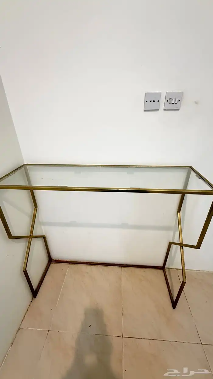 طاولات للبيع 0