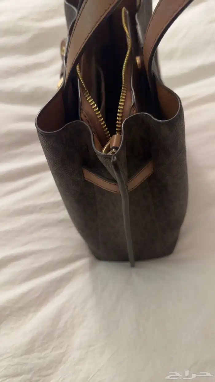 شنطة يد ماركة Michael Kors أصلية 8