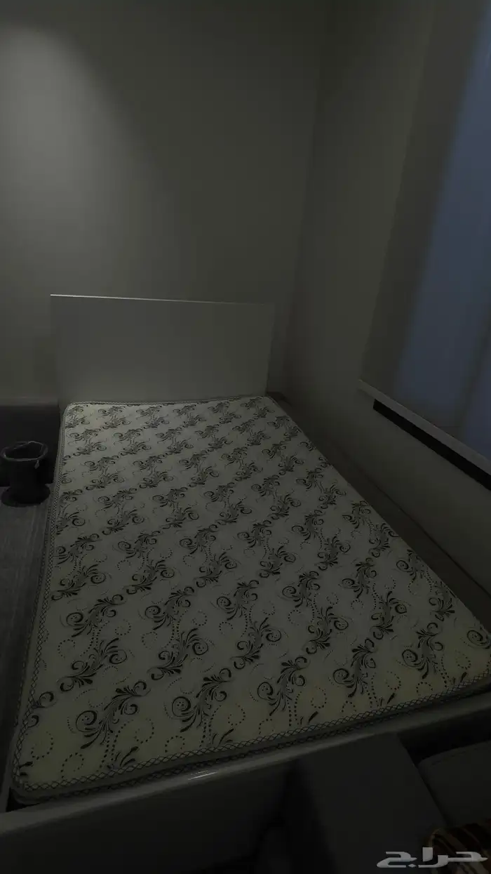 سرير للبيع استخدام خفيف اقل من شهرين 0
