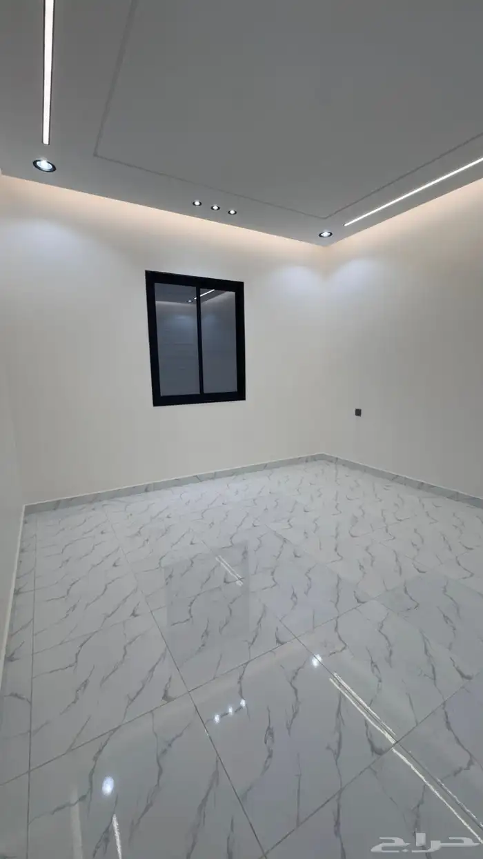 للبيع شقق ارضيه من 550 الف وارواف علوىه من 650 الف بالخميس 32