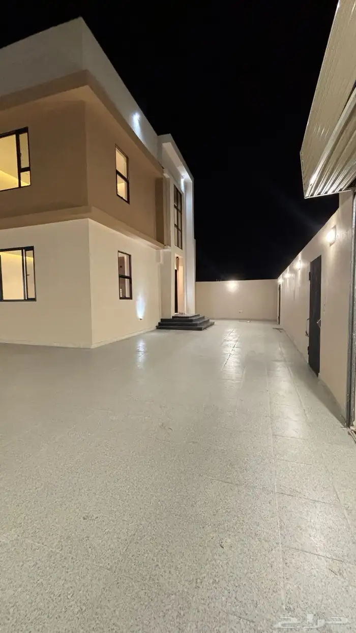 فيلا تصميم كلاسيكي للبيع ابو عريش 1