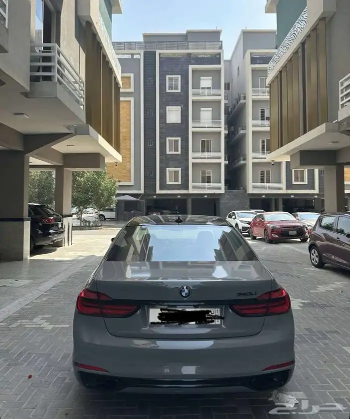 740LI BMW 2017 نظيفة جدا للبيع 7