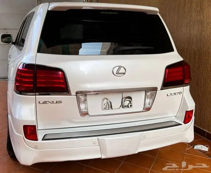 جيب لكزس سعودي فل كامل LX570 2011 5