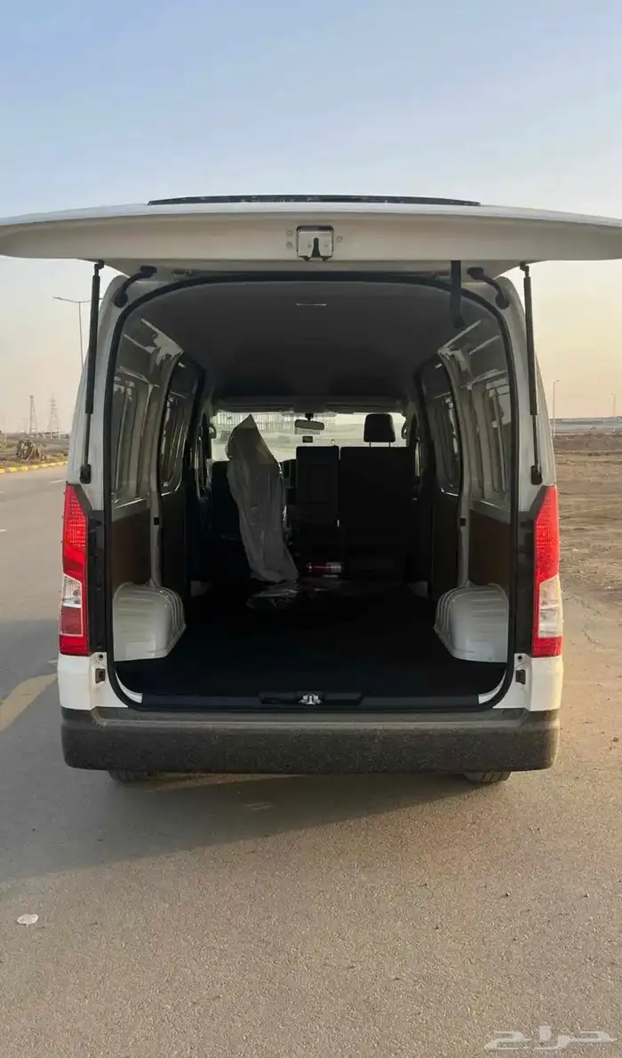 تويوتا هاي اس فان بضاعة M2.8 ديزل M2025 6