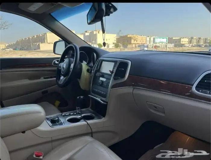 قراند شيروكي مكينة هيمي 5.7 موديل 2012 10