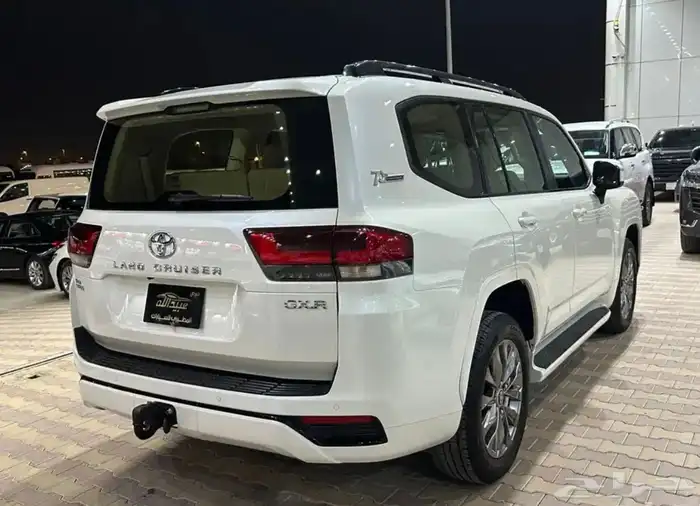 تويوتا لاندكروزر GXRموديل 2022 رقم 2 27