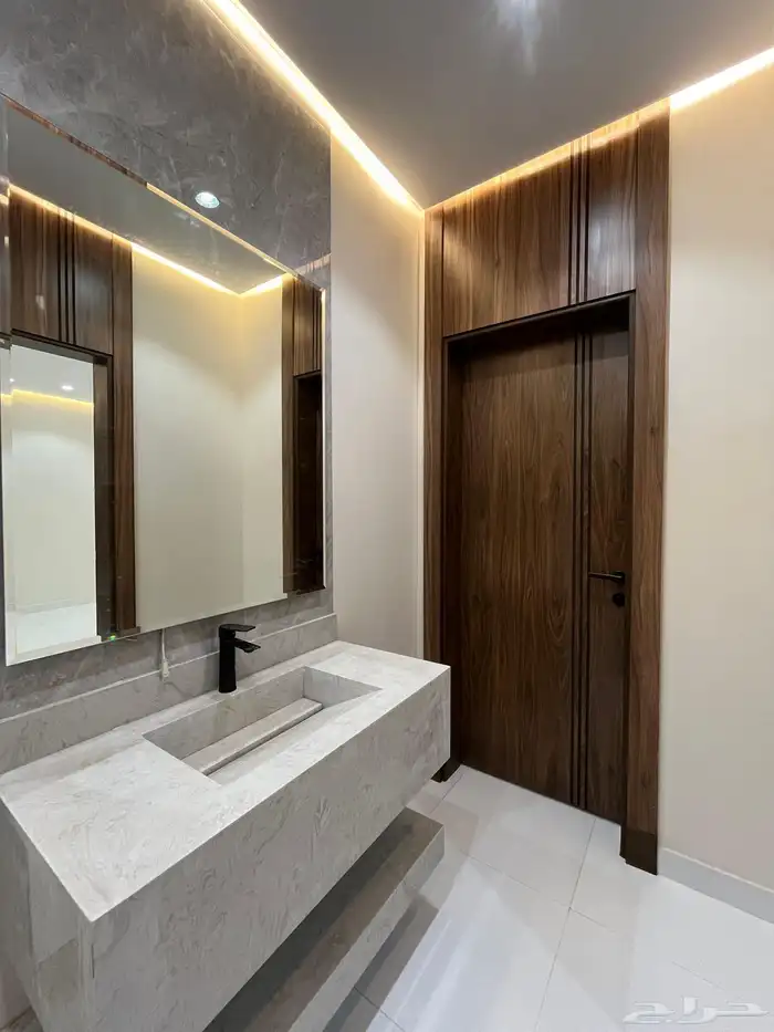 شقة تمليك 5غرف داخل الحد بسعر 540الف فقط مساحة210 10