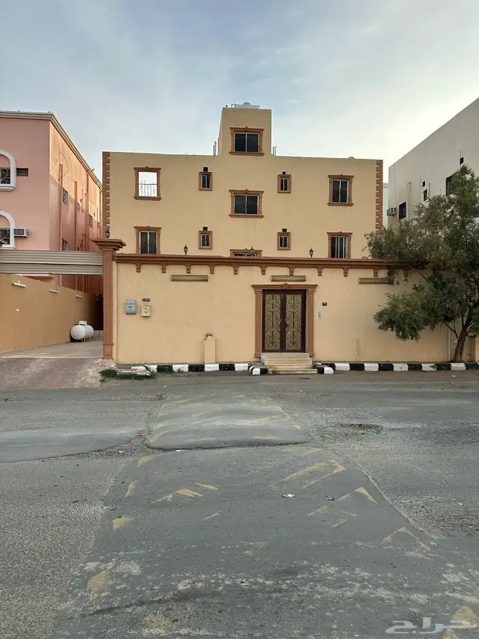 عمارة للبيع الحوية - سلطانه 8