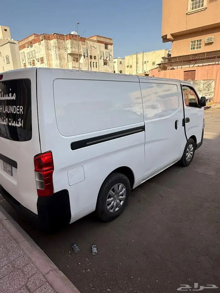 نيسان 1