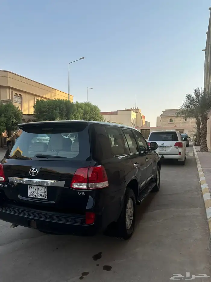 للبيع لاندكروزر 2010 6 سلندر 2