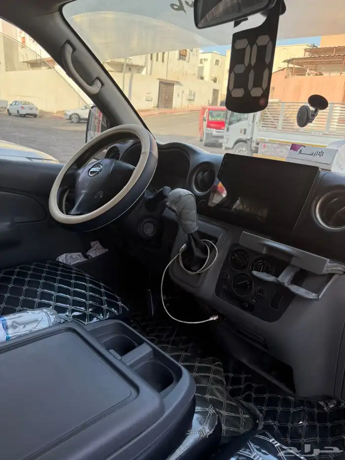 نيسان 6