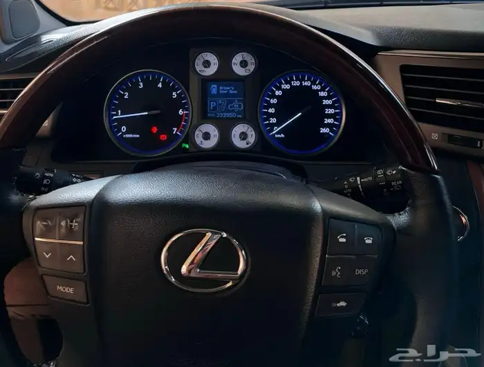 جيب لكزس سعودي فل كامل LX570 2011 4