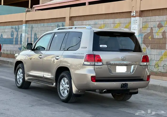 لاندكروزر GXR 2011 6V 14