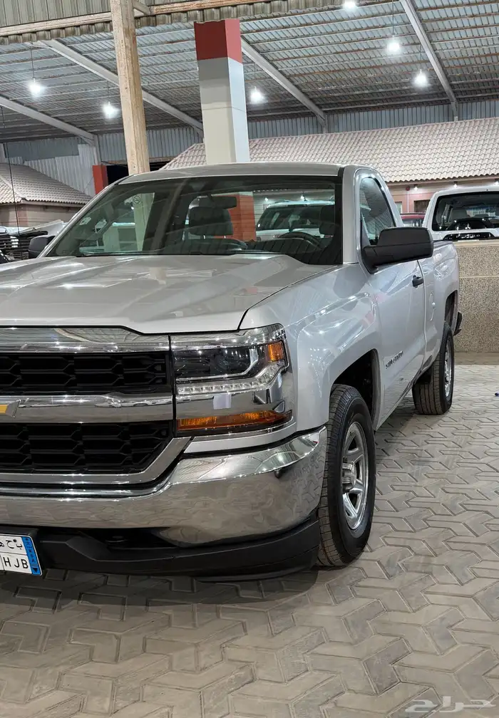 للبيع شيفرولية سلفرادو 2017 6 سلندر 2