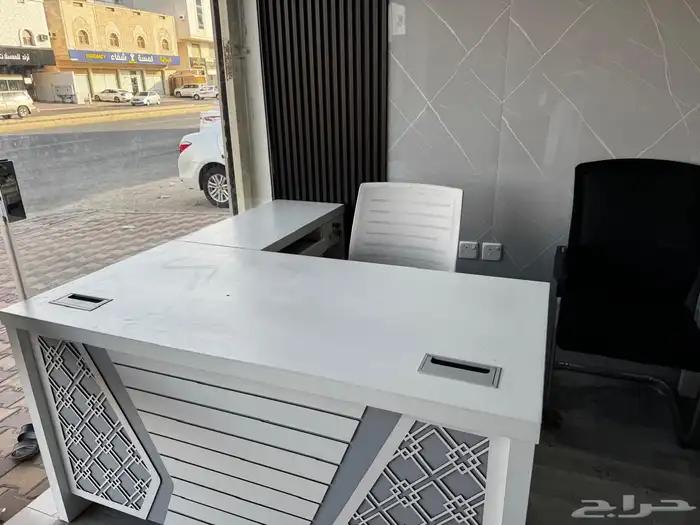 طاولة مكتبية 1