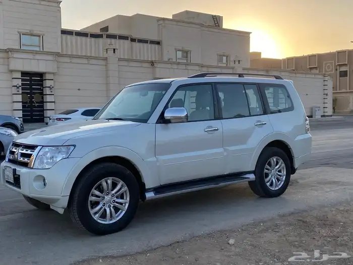 باجيرو 2014 فل كامل 3.8 نظيف جدآ 2