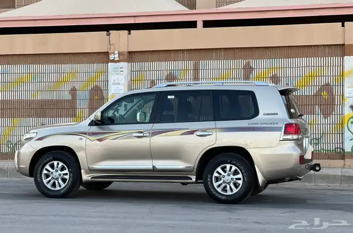لاندكروزر GXR 2011 6V 4