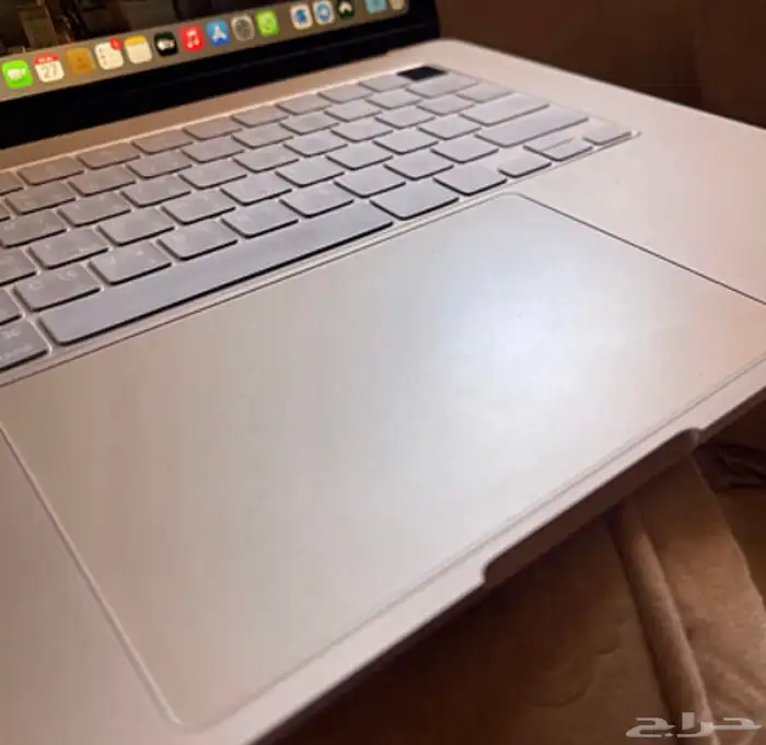 ماك بوك اير 15 انش 1