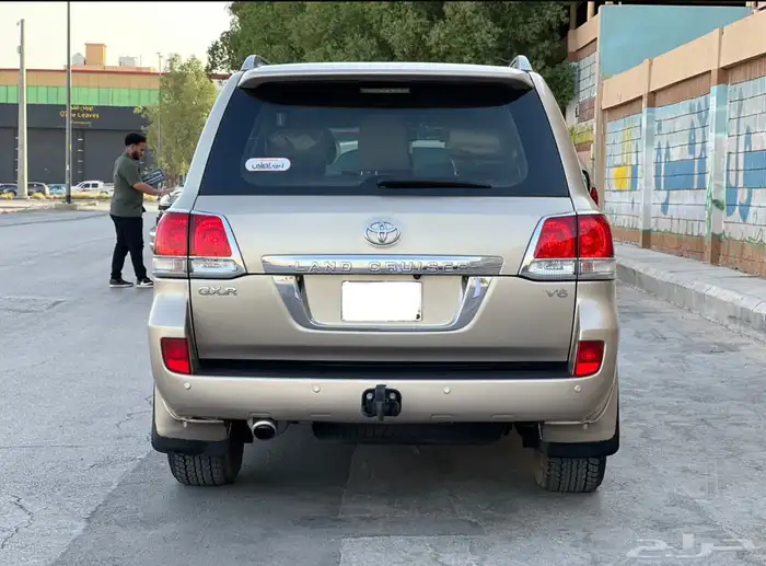 لاندكروزر GXR 2011 6V 15