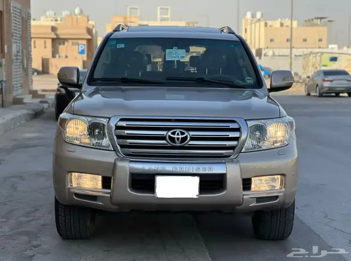 لاندكروزر GXR 2011 6V 13