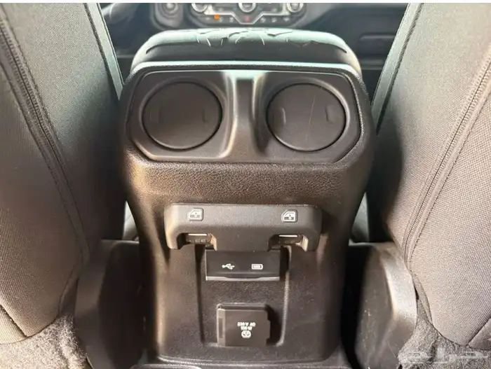Jeep Wrangler Sahara JLU (Premium Edition) 27