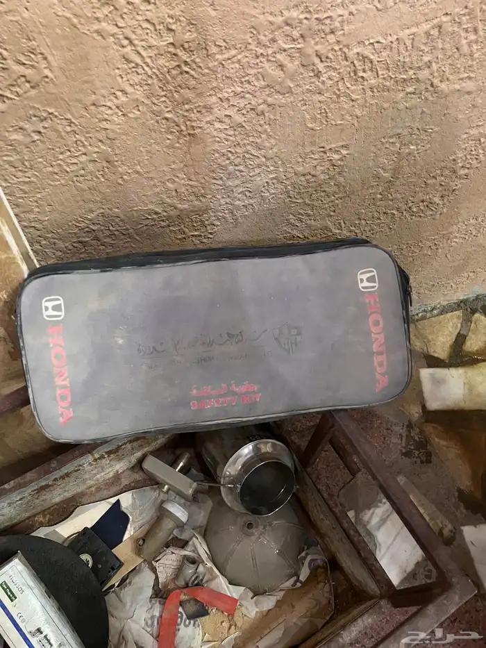 شنطه هوندا و شاشه و سماعات مع الستاند 0