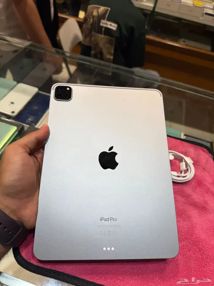 آيباد برو معالج M2 إصدار 2022 بطارية 96نضيييف جدا 0