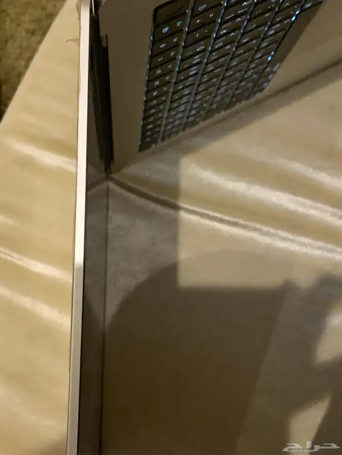 MacBook Air  ذهبي  إصدار 15.02024  ذاكره 8 4