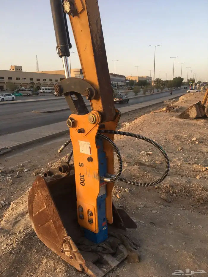 بوكلينات خدمات مواقع حفر خطوط كابلات ومواسير صرف 2