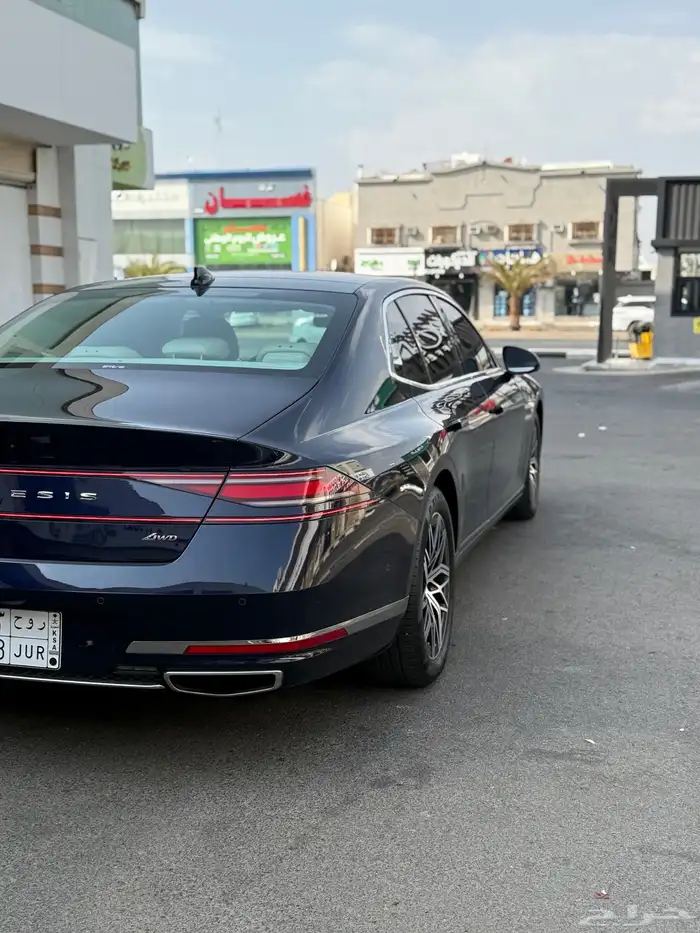 جنسس G90 2023 2