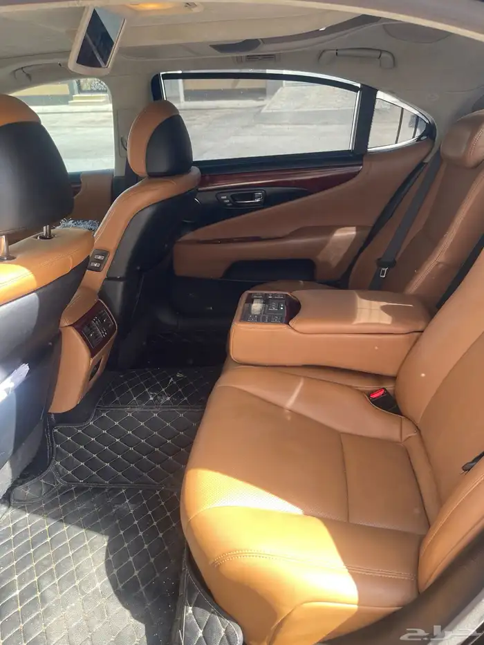 للبيع لكزس 460 L مصدومة 7