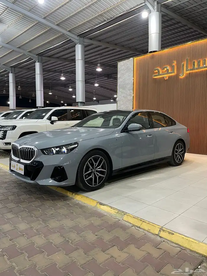 بي ام دبليو 520 موديل 2024 فل كامل kit m 4