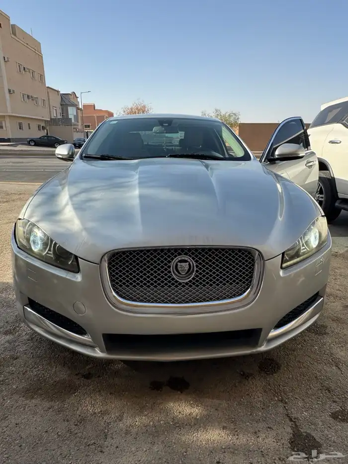 Jaguar XF-2012 27