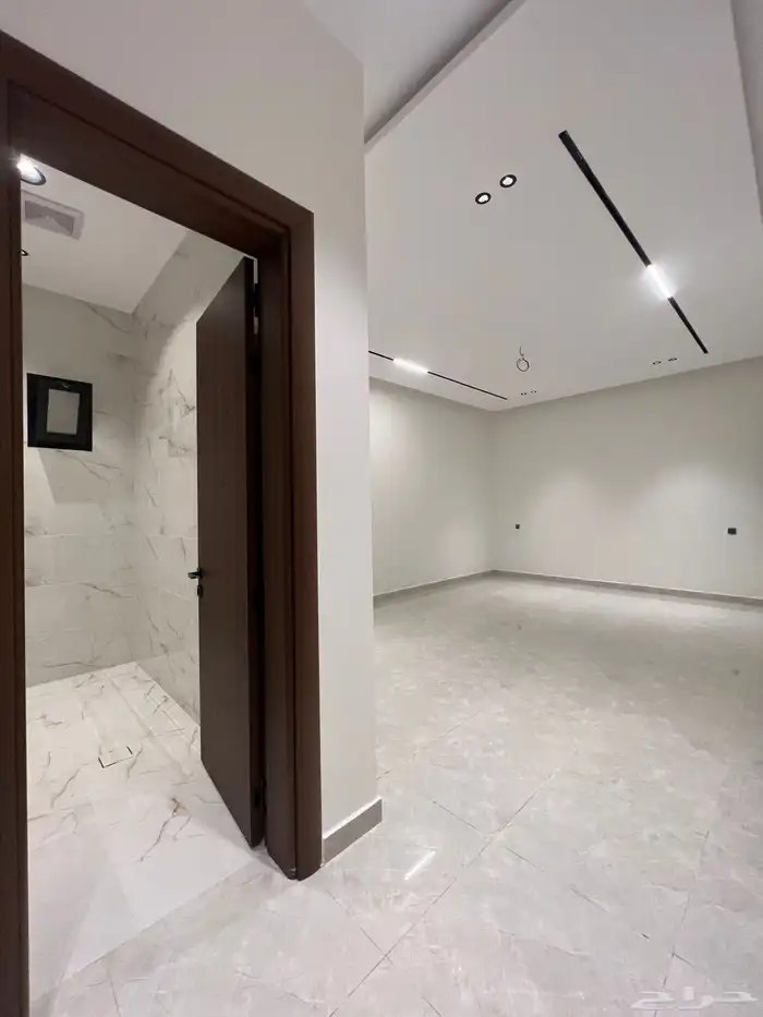 فيلا و شقة للبيع موقع مميز تشطيب فاخر 6