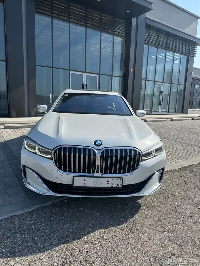 بى ام 730 2022 3